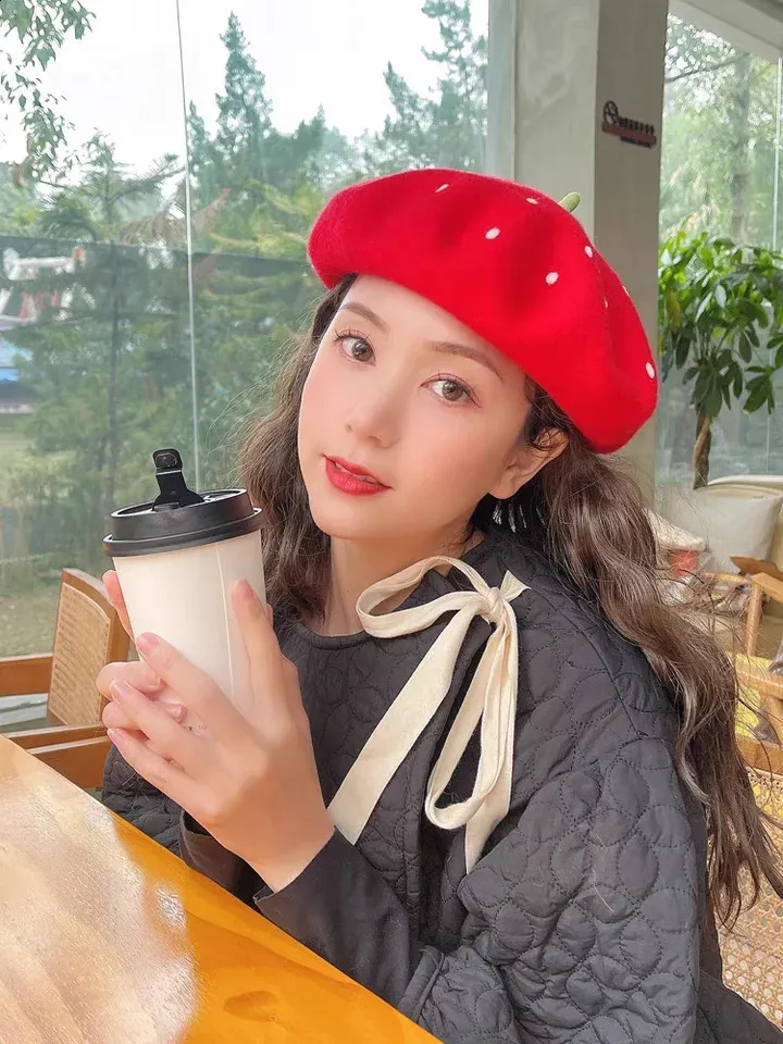 Faux Fur Plush Hat - Peacock Blue – La Fiorentina - Foto 5