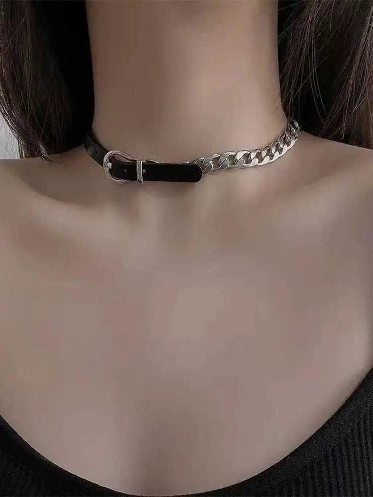 女王蜂 qb Luxury Chain Choker Black qb Luxury Chain Choker Black | ソニーミュージック公式