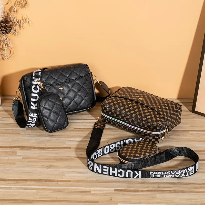 Wallet body bag／ミニポーチ付／black mesh Wallet body bag／ミニポーチ付／black mesh