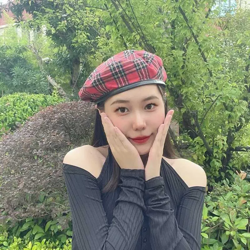 Red Plaid Beret Hat for Women & Men - Summer, Spring, Autumn  display picture 3