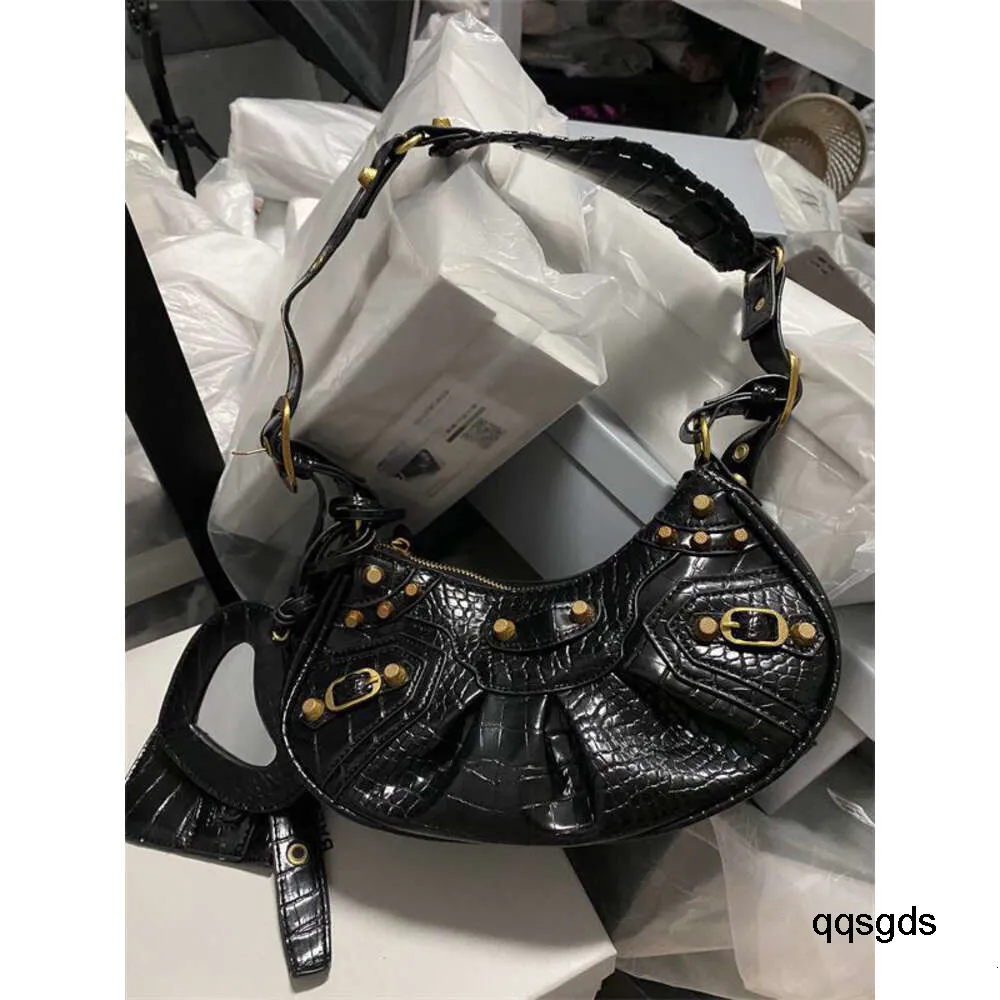 DHgate.com:LE CAGOLE Shoulder Bag: Premium Leather, Gold