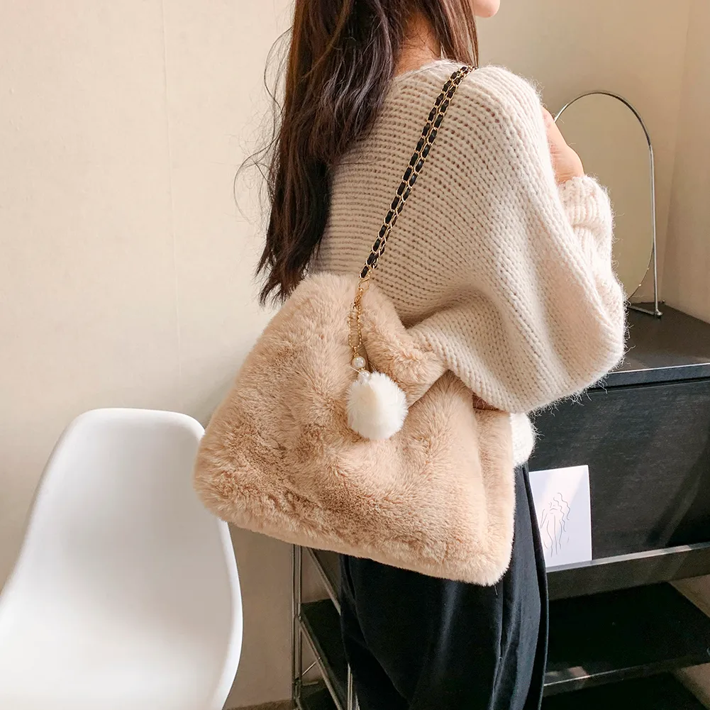 FILTH】HAIRY FUR OVERSIZED SHOULDER BAG HAIRY FUR OVERSIZED