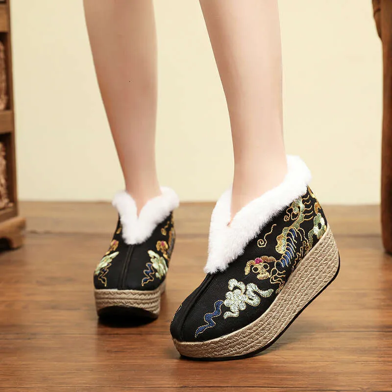 Chinese Embroidered Shoes: Buying Guide for Women