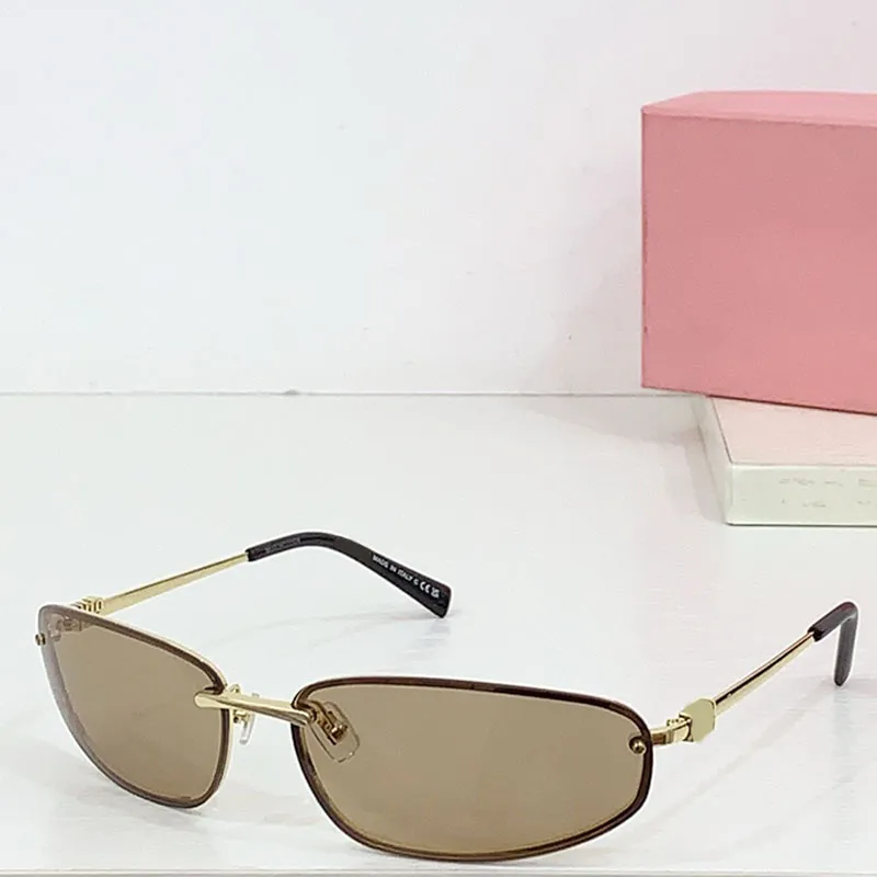 GUESS 30 Sexy Years Limited Edition -Dark Sunglasses with Case Top Favorite Sunglasses for Women: Stylish Summer Picks | TikTok main image 4