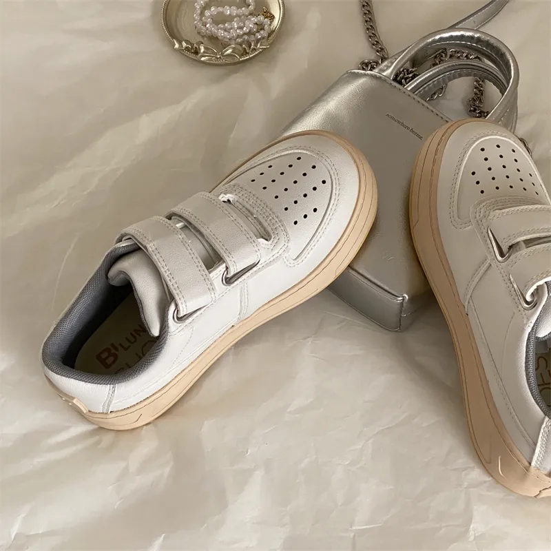 Lena | Women Beige Retro Lace-Up Casual Sneakers