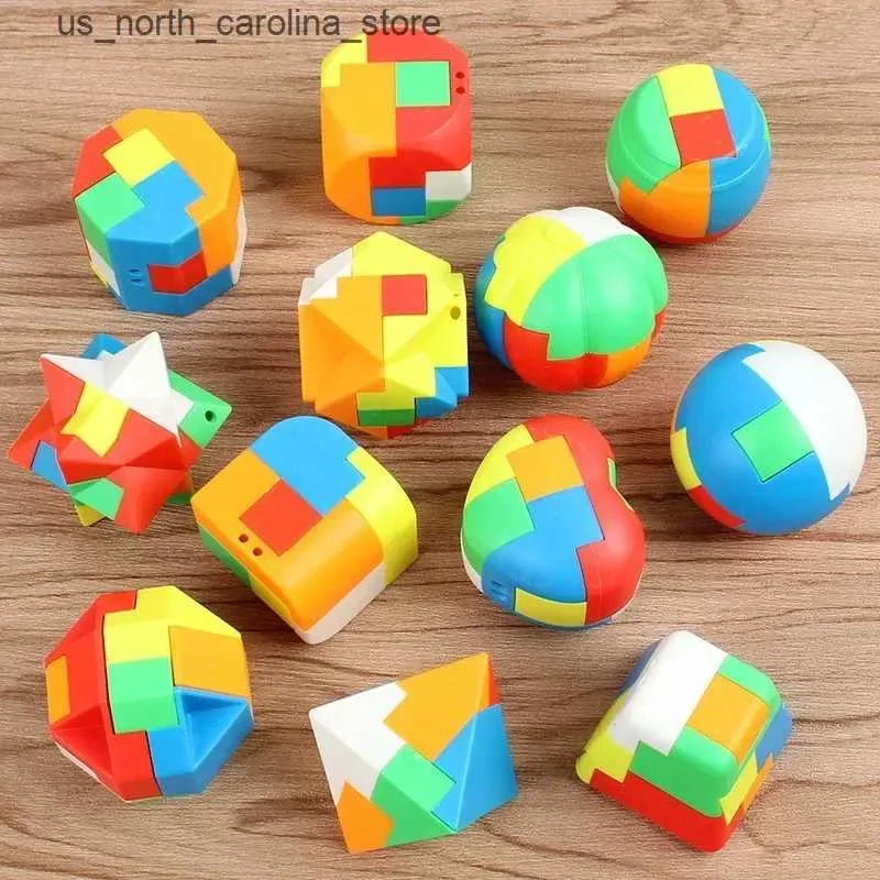 Mini Board Game Keychains - 3D Puzzle Cube Keychain, Brain Teaser