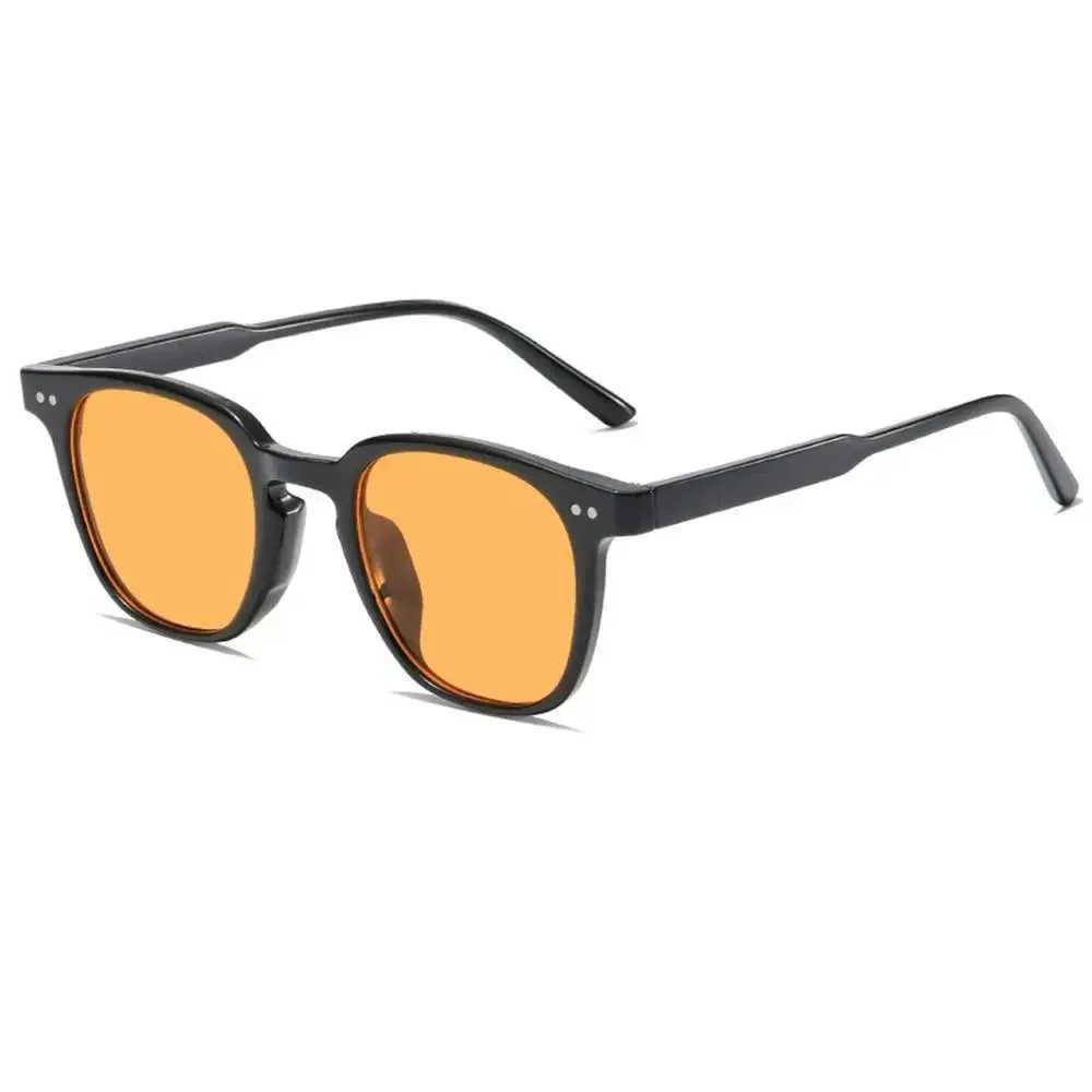 Vintage Square Sunglasses Oversized Polycarbonate Frame  display picture 2