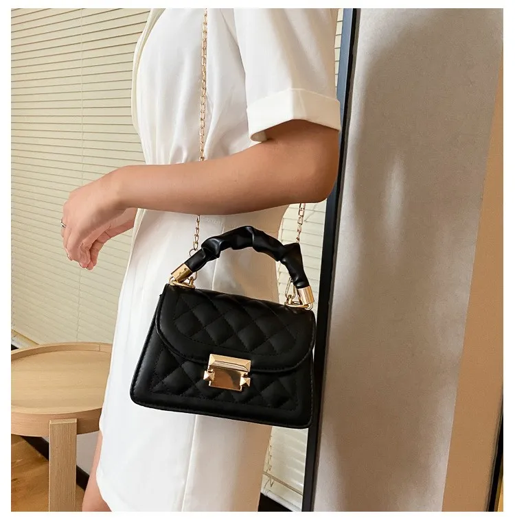 韓国 人気[LEATHERY] FLAP CHAIN SHOULDER BAG 2024 Korean Fashion Chain White Shoulder Bags Sale Popular