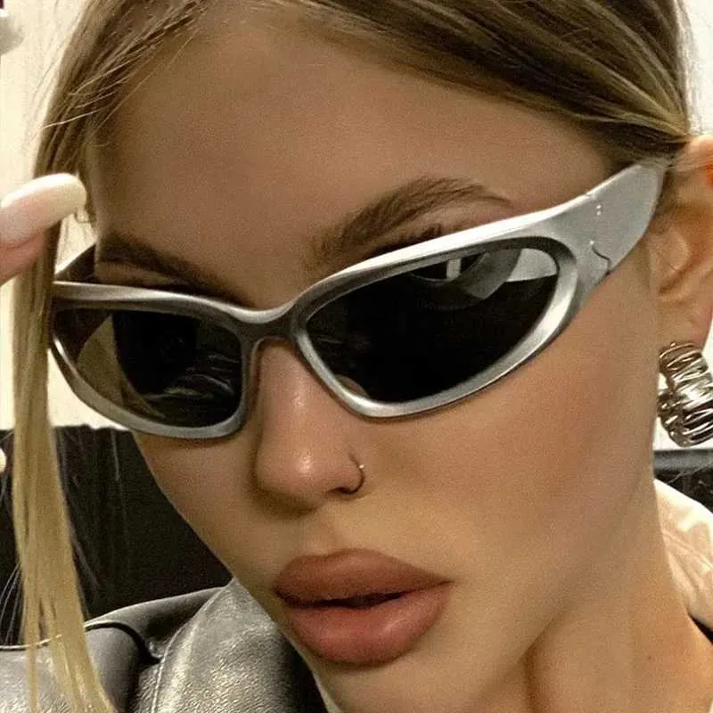 Wrap Around Y2k Sunglasses Men & Women: Vintage Shield Style  display picture 1