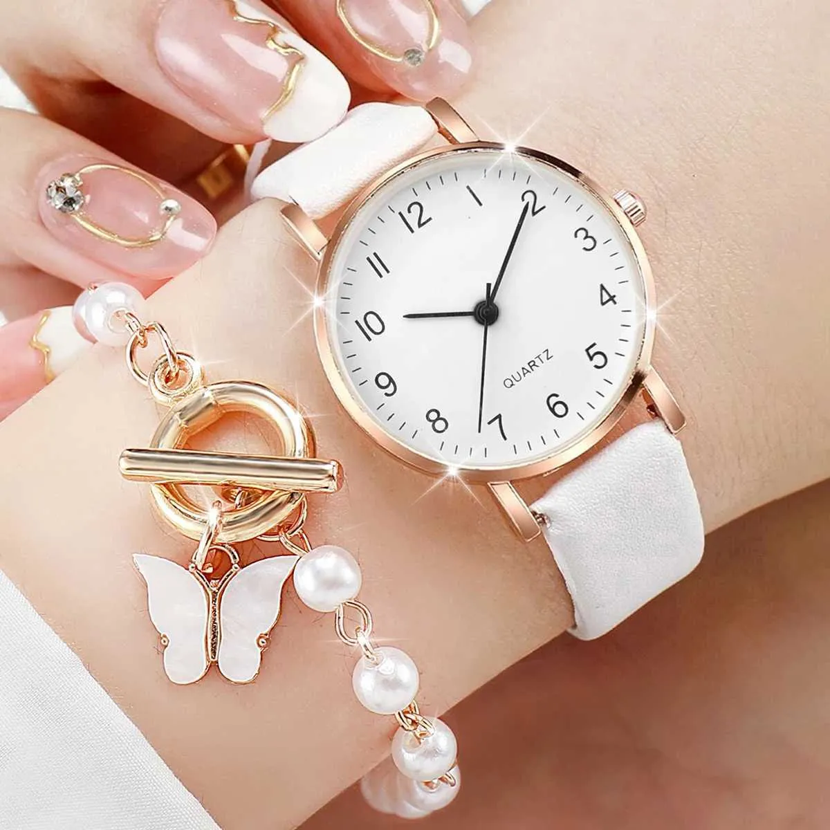 Fashion Arabic Dial Women Watches Quartz Casual Leather Band  display picture 1