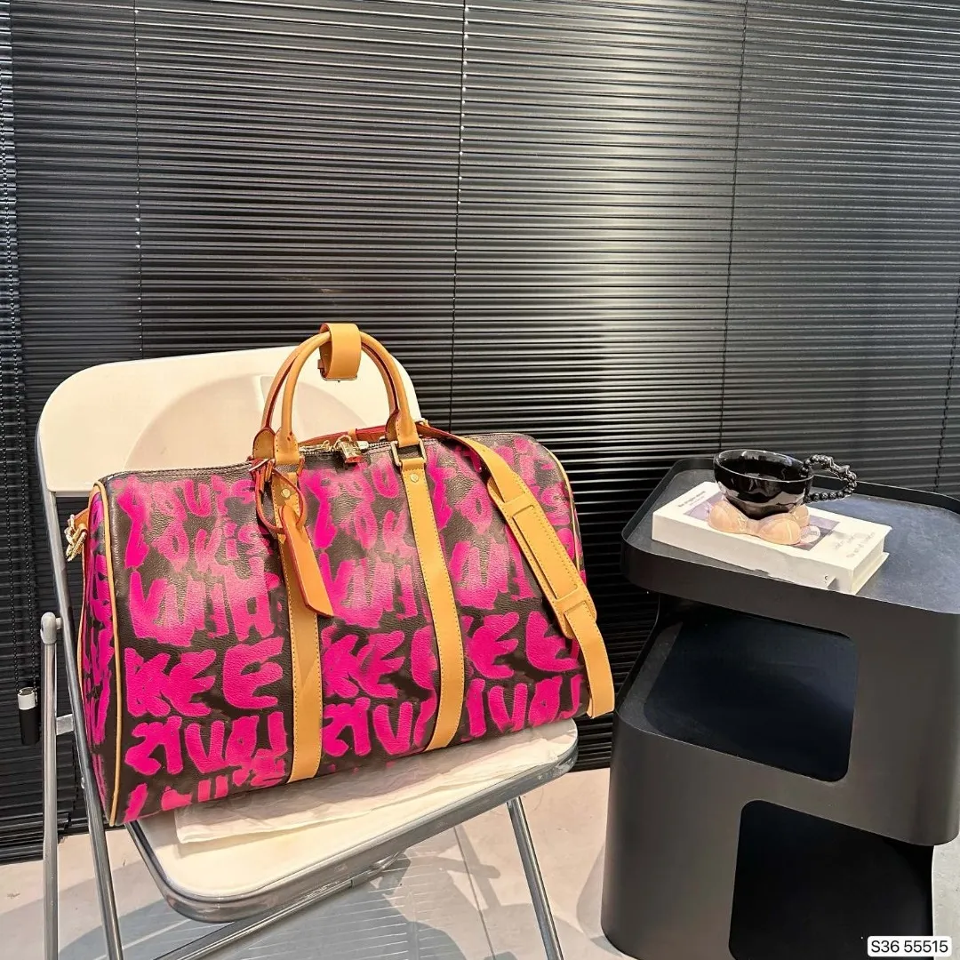 Designer Duffle Bag For Women: Spacious Leather Travel Bag With