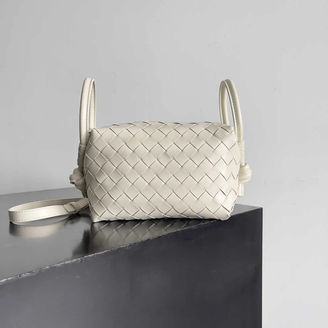 ENEU エ￼ヌー leather mini square bag ホワイト leather mini square bag | ENEU