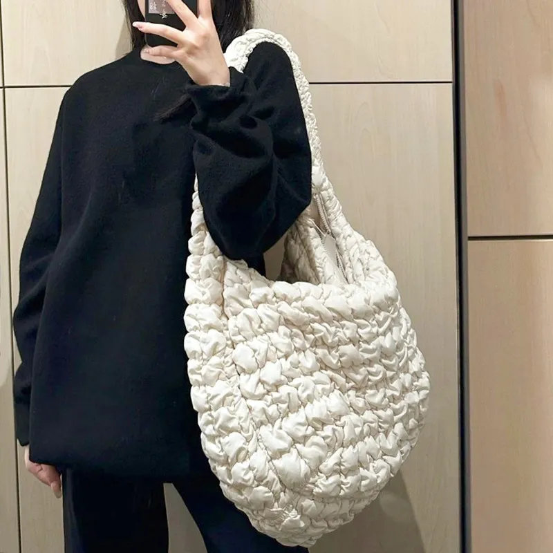【haag】★韓国人気☆24SS★ a dumpling bag (Large) DHgate.com:Japanese Retro Dumpling Bag - Cloud Bubble Fold