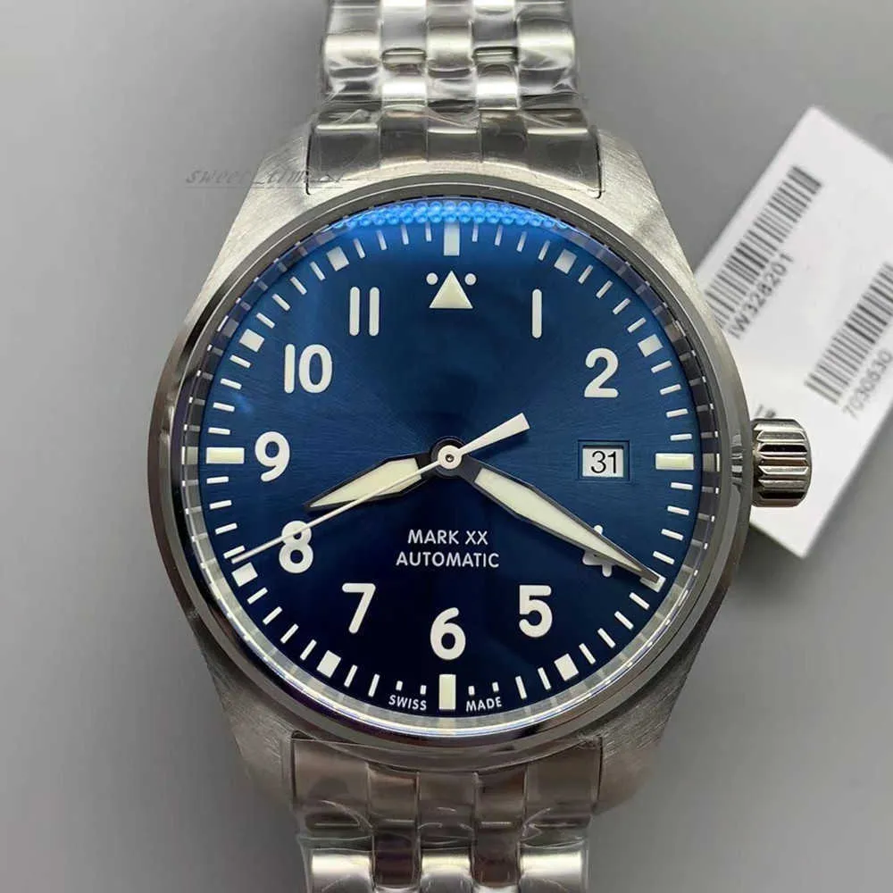 Luxury Pilot Watch: 40mm Automatic, Sapphire Crystal, Premium