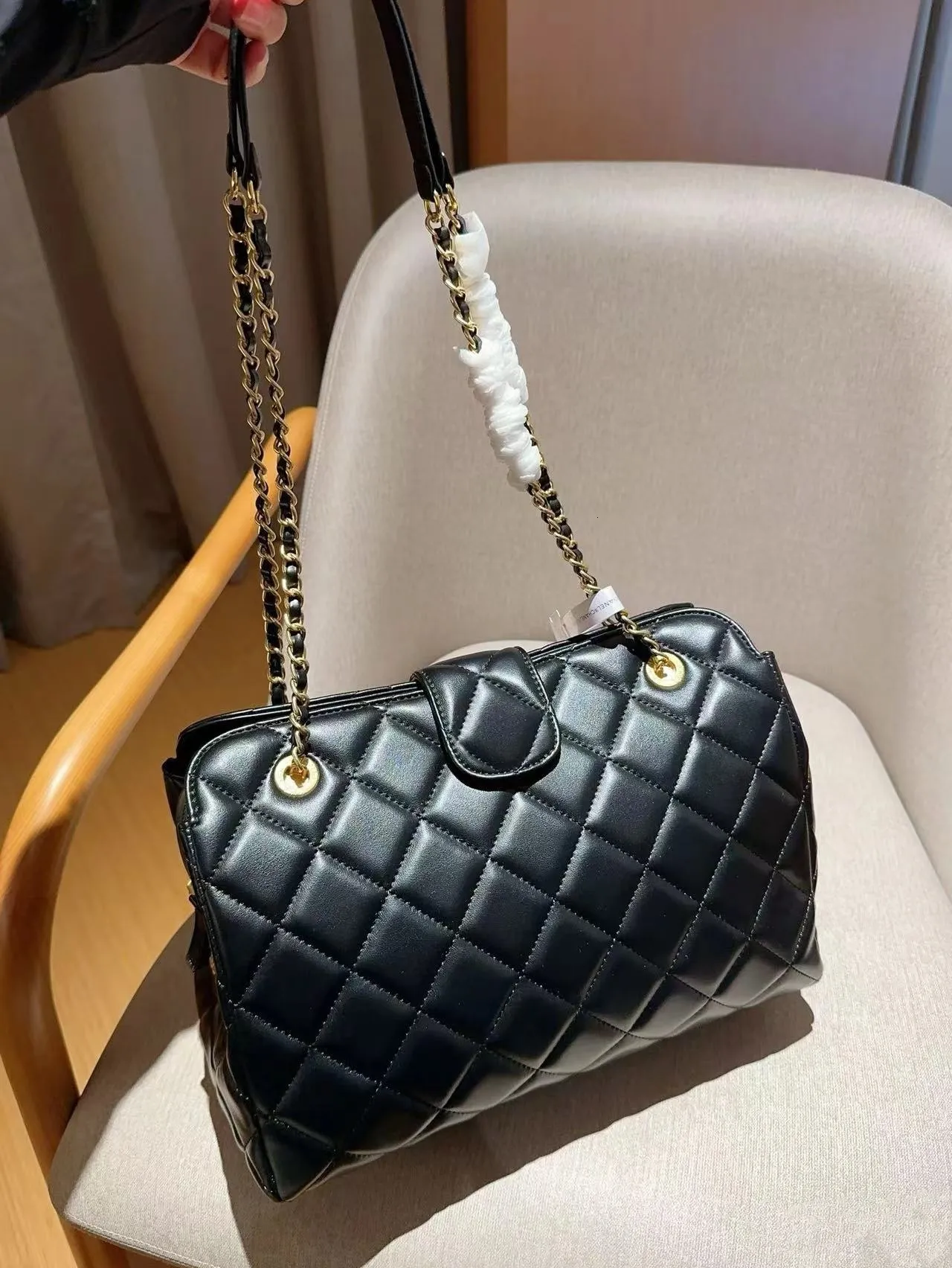 Pretty black purses new arrivals