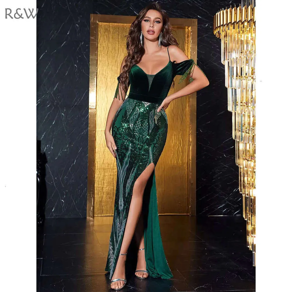 Vibrant Green Evening Dress with Side Slit Vibrant Green Evening Dress with Side Slit