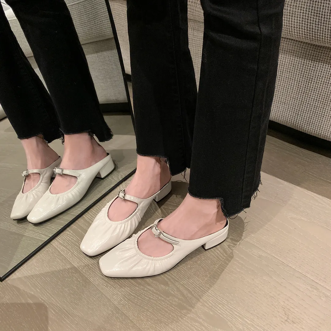 Schuhe Elegante Damen Sandalen mit Knöchelriemen aus Leder mit Dia-Verzierungen und Faltenmuster aus Rindsleder_voghion.com