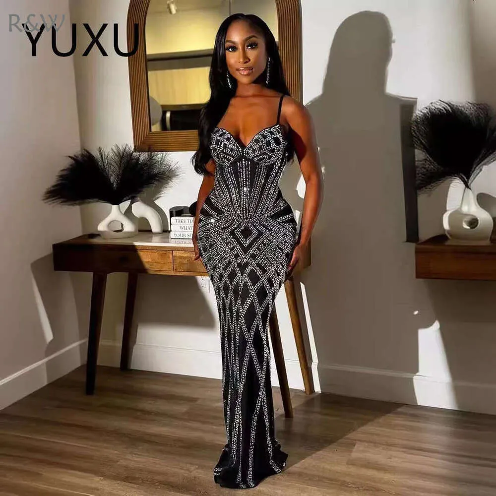 Plus Size A-Line Chiffon Prom Dress with Jewel Neckline and Embroidered  Beaded Crystals Sweep Train Backless Formal Gown from Dhgate Prom Dresses