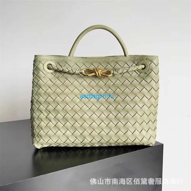 DHgate.com:Chic Woven Handbag: Small & Medium Tote