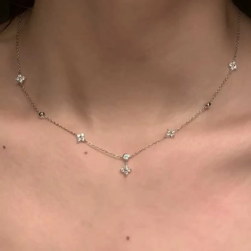 925 Sterling Silver Four Leaf Flower Chain Pendant Necklace