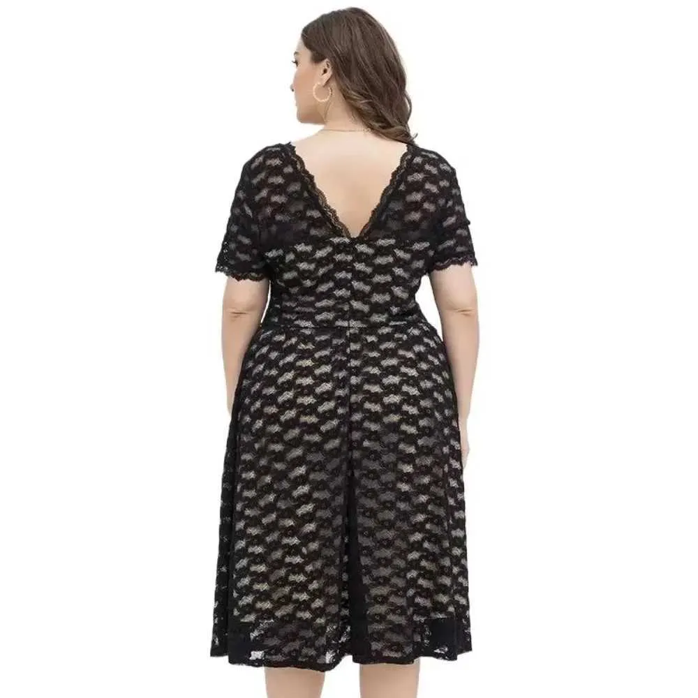 Elegant Lace Short Sleeve Plus Size Black dress for Plus Size Women - Slim Fit and Sexy - Perfect for Sisters (M240924)