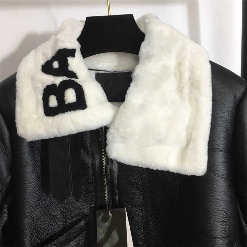 Designer Womens Winter Leather Jacket Womens With Lamb Wool Collar 