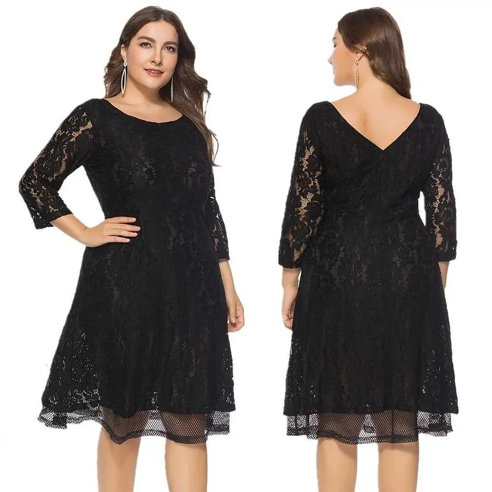 chinese dress ladies Black Marilyn Lace Gown in Black