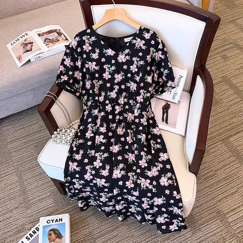 Women's Plus Size Floral Print V-Neck Short Sleeve Summer Beach Dress for Vacation & Parties from Dhgate Plus size Dresses - price 31.97 Women's Plus Size Floral Print V-Neck Short Sleeve Summer Beach Dress for Vacation & Parties from Dhgate Plus size Dresses - price 31.97