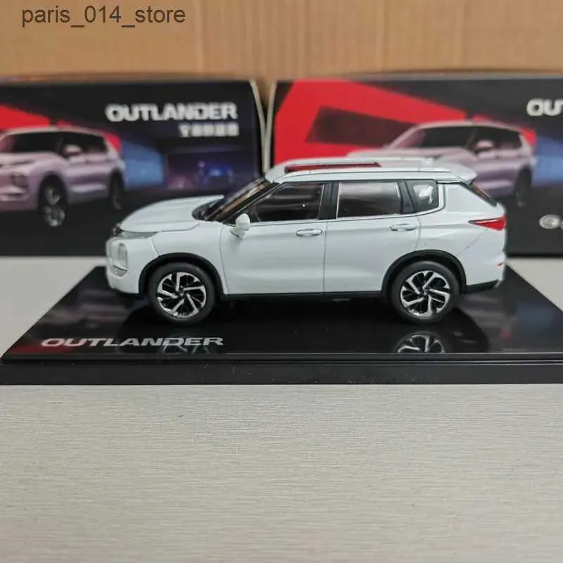 YRXIAO Mitsubishi Outlander Modellauto 1:64 | Zinklegierung Limited Edition | Mit Gummireifen & Detailliertem Innenraum
