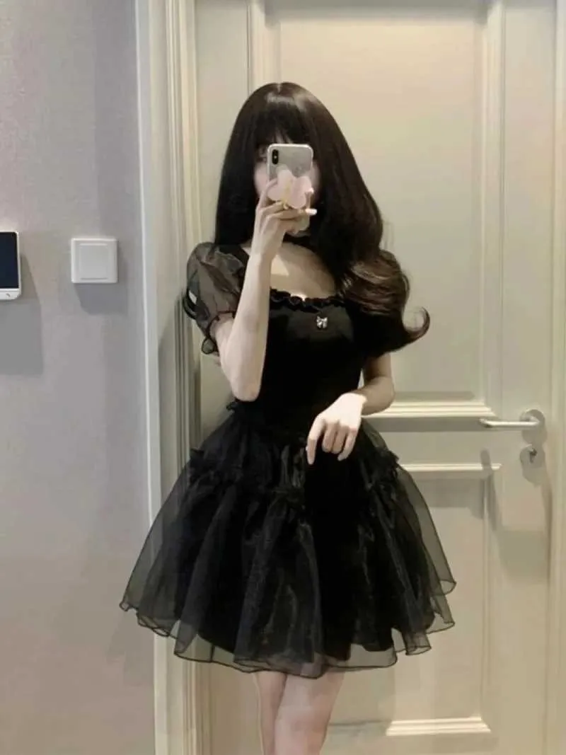 black fluffy dress short Sweet and Sexy Yarn Black tulle with Sleeves NOV 24 DROP Tibi Pre-Fall 2018 Fashion Size:1Y Elevate your evening attire