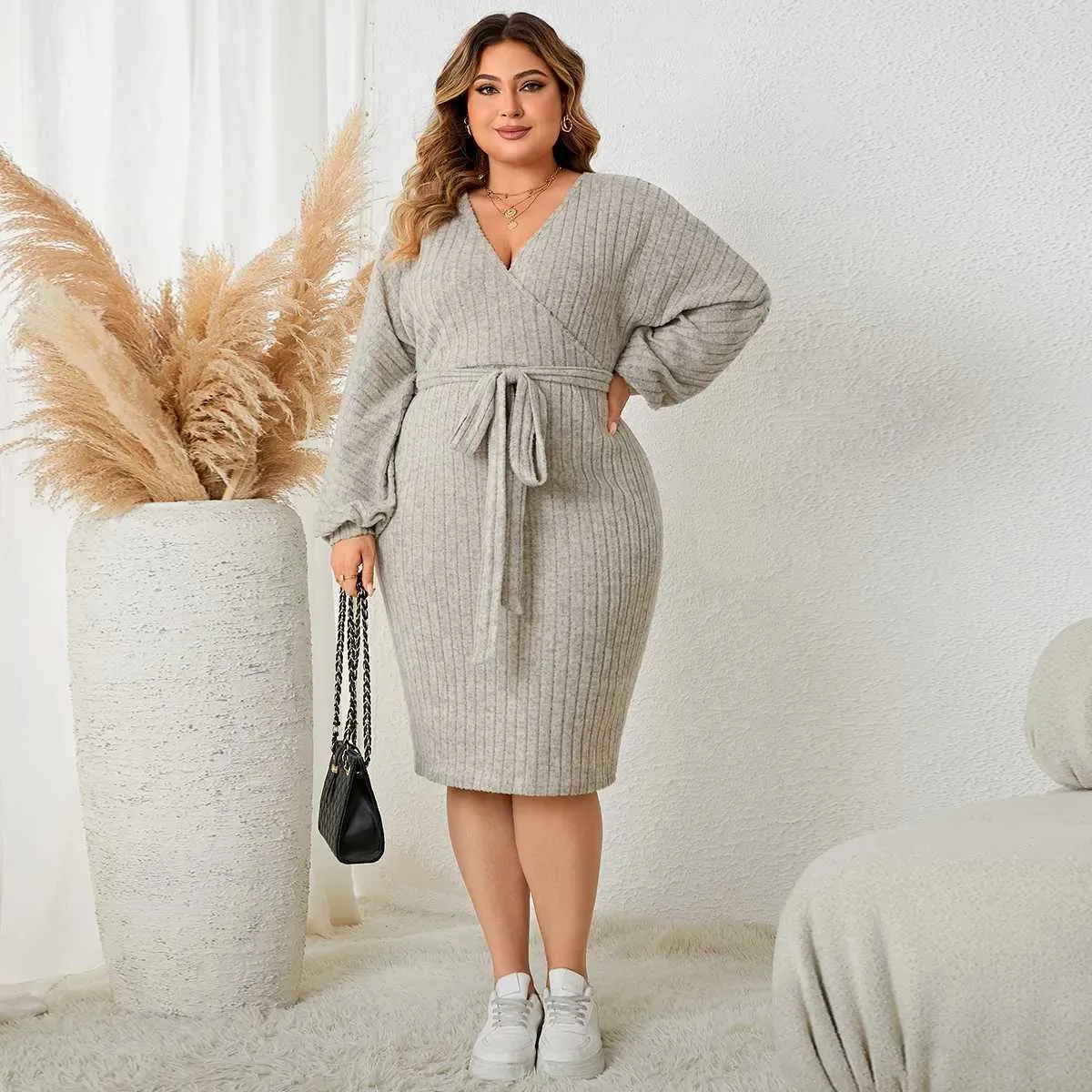 Plus Size Velvet Midi Bodycon Sweater Dress Women V-Neck Long Sleeve Flare  Sleeve Floor-Length Winter from Dhgate Plus size Dresses - price 29.54