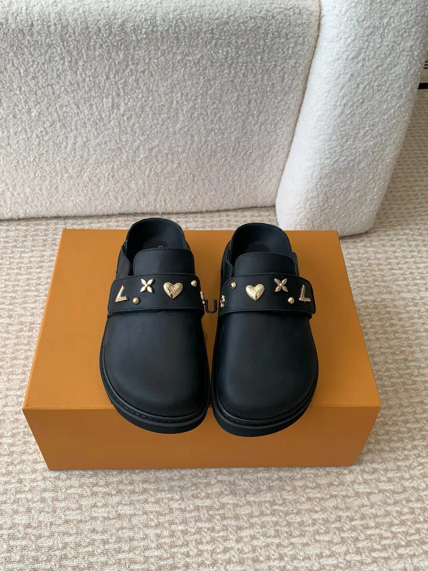 Save Big on Bulk Mule Clog Slippers Slippers Clogs: Comfort Clogs In Denim  Nubuck, Unisex Flat Slippers For Men Women, Sizes 35 45 Best Deals on 