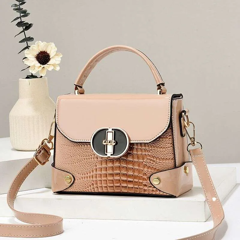 2024 New Fashion Leather Women's Shoulder Crossbody 2024 New Fashion Leather Women's Shoulder Crossbody