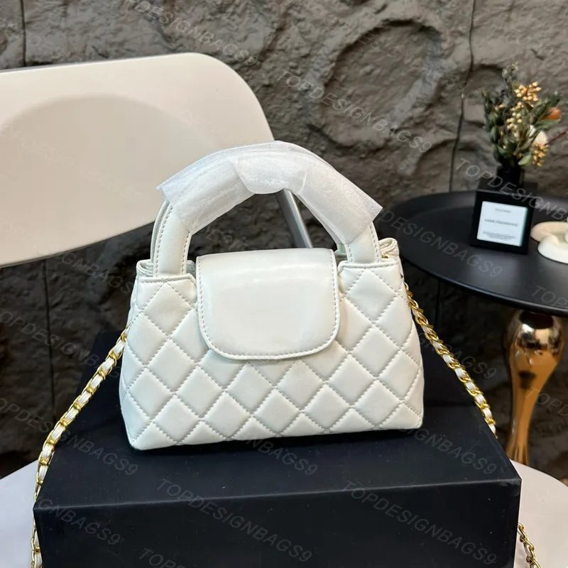 ショルダーバッグ・ポシェット × ヴィンテージ(中古) Chanel Top Handle Mini Chain Crossbody Bag Chanel // Black Mini Top Handle Classic Flap Crossbody Bag