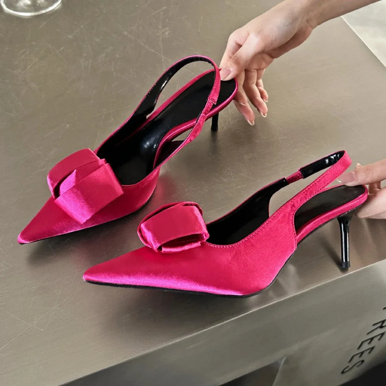 Bulk Mens Classic Spool Heel Satin Pumps, Pointed Toe... At Only $27.38 | DHgate.Com Bulk Mens Classic Spool Heel Satin Pumps, Pointed Toe... At Only $27.38 | DHgate.Com