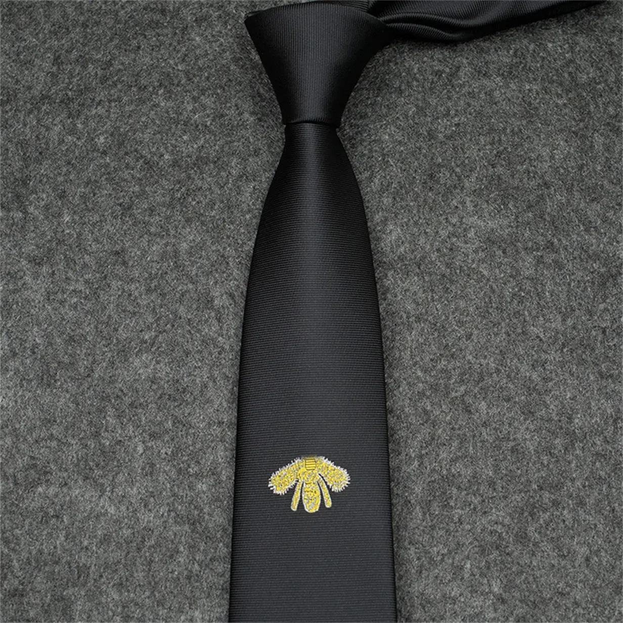 Dior】シンプルな黒のネクタイ