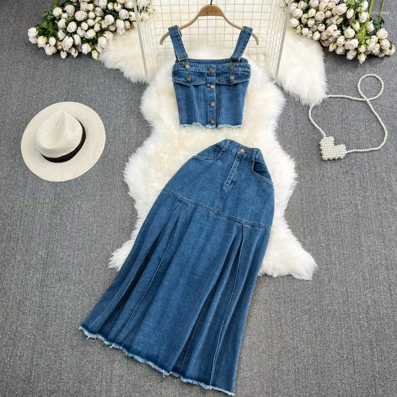 Abiti da lavoro Moda Abiti estivi in denim Retro Canotta sexy Top monopetto e vita alta A-Line Gonne medio lunghe a pieghe Set da 2 pezzi