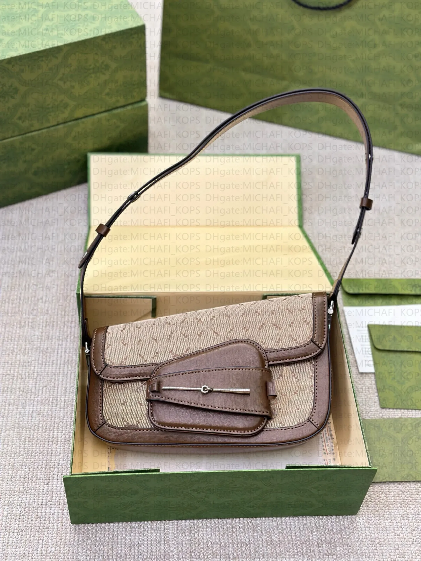 5A зеркальное качество натуральная кожа новинка 2024 модный показ женская сумка через плечо классическая сумка с металлической пряжкой D и клапаном