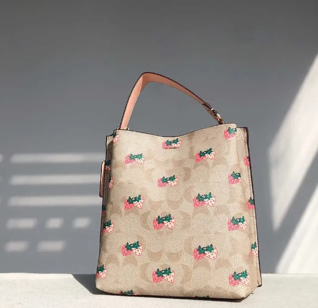 Hot Verschillende Stijlen Desingers Handtassen COABAG Designer Tas Schoudertassen Dames Aardbeienprint Emmer Tas Lederen Portemonnee Winkelen Draagtas Crossbody Tassen