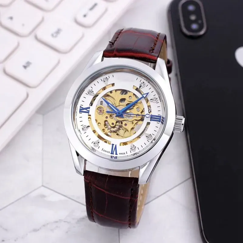 ساعة Longin Lristwatches for Men 2023 New Mens Watches 40mm Three Stitches Automatic Mechanical Watch Top Luxury Brand Leather Strap Men Fashion Montre de Luxe Type