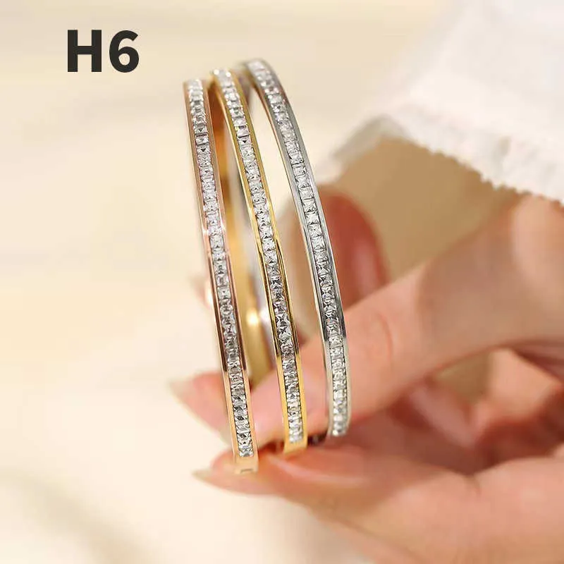 Designer Screw Bangle Bracelet Fashion Luxury Jewelrys Carer Original Trendy 18K Gold Diamond for Women Men Nail Bracelets Silver Jewelry Bracelet P2FV