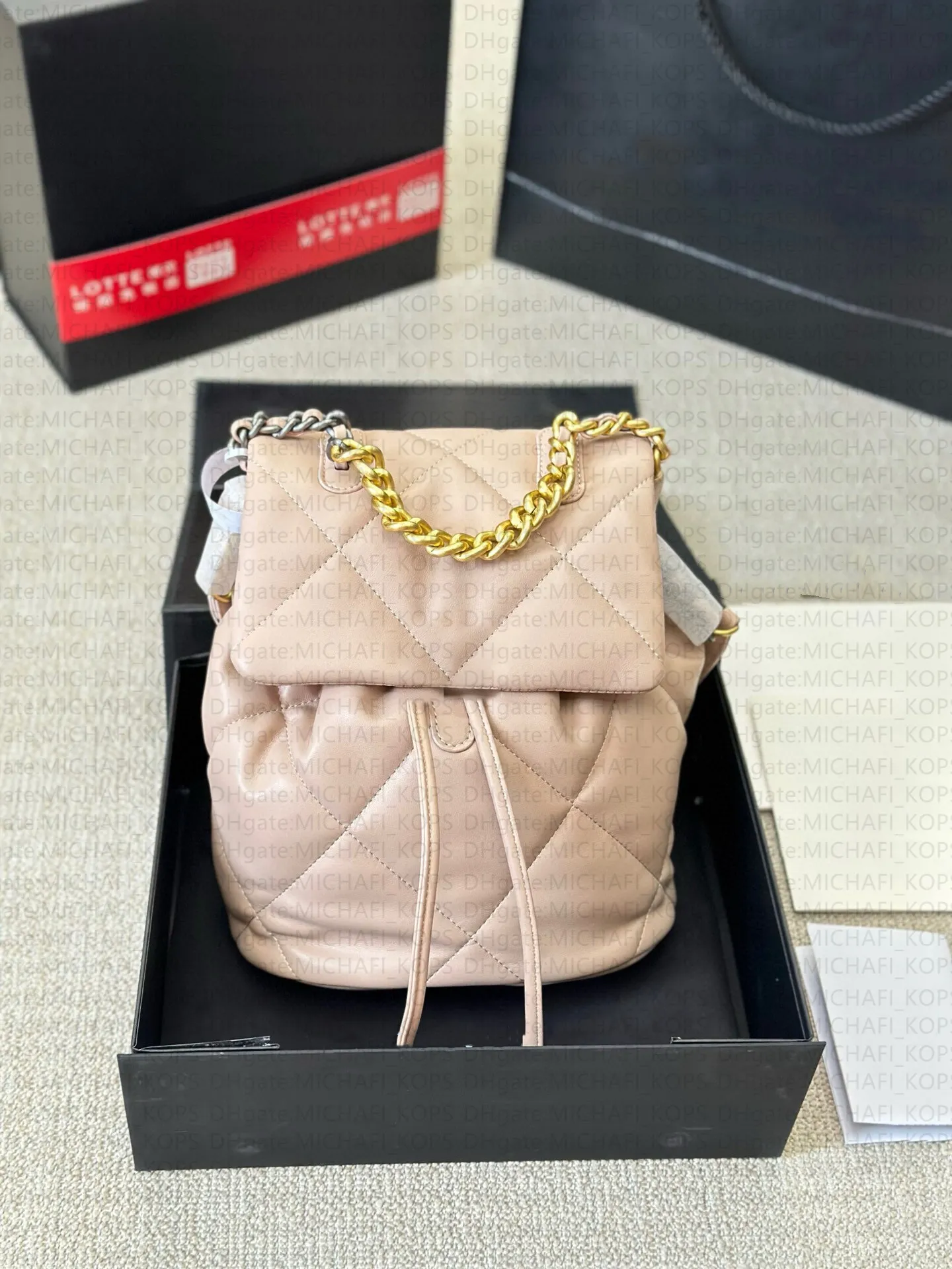 Vintage Diamond Plaid Pattern Backpack 19L Designer Luxury Leather Bookbag with Hollow Metal Letter Buckle Flap for Women