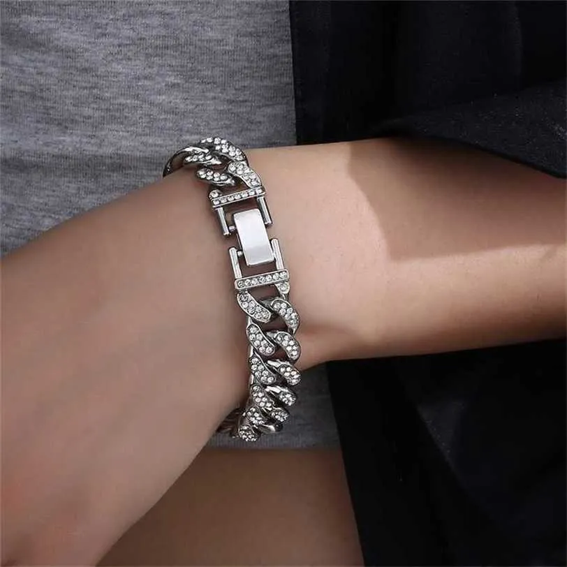 22% KORTING Eenvoudige modieuze vol diamanten Cubaanse ins-stijl hiphoptrend gepersonaliseerde titanium stalen armband voor heren en dames