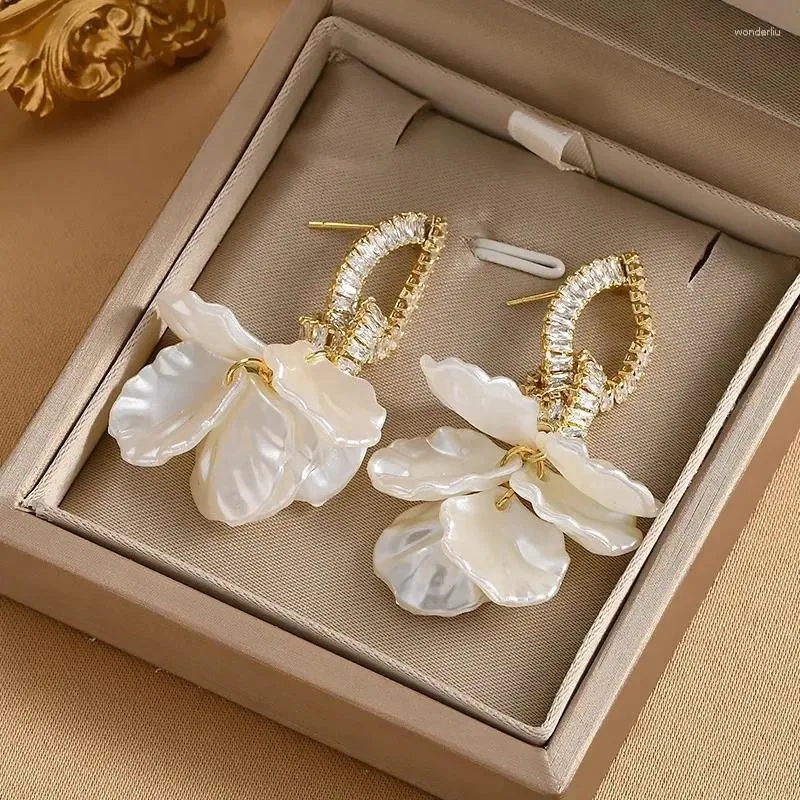 Boucles d'oreilles pendantes bijoux de mode coréenne plaqué or 14K Zircon acrylique pendentif pétale de coquille accessoires de fête d'été pour femmes douces