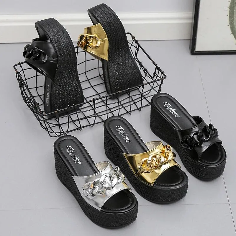 Hausschuhe mit Metallkette für Damen, Sommer-Peep-Toe, breite Passform, Plateau-Keil-Mule-Sandalen in Gold, Silber, Farbton