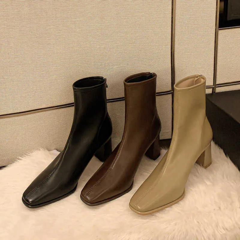 Han Fan the Female Lead Hits Versatile Slim Boots. Autumn and Winter New Thick High Heels Square Toe Milk Tea Colored Elastic Short Boots for Women