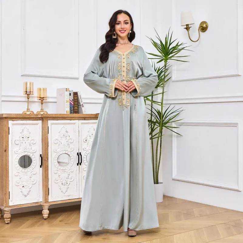 Ubranie etniczne moda turecka abaya kobieta Dubai solidne diamenty pełne rękawie V-dępe Eleganckie muzułmańskie kobiety długie sukienki