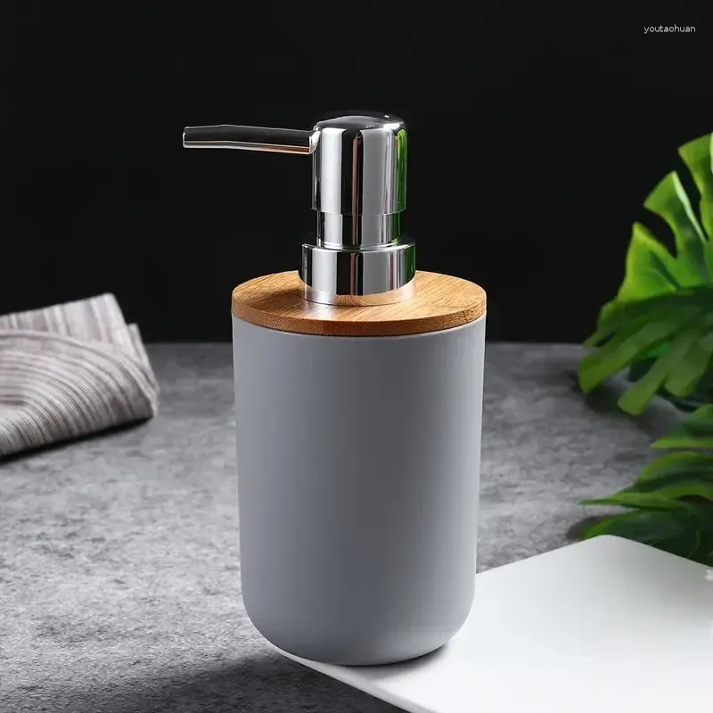 Liquid Soap Dispenser 1PC miljövänlig bambu bänkskivlotionflaska med pumpens hållbara påfyllningsbara tomma