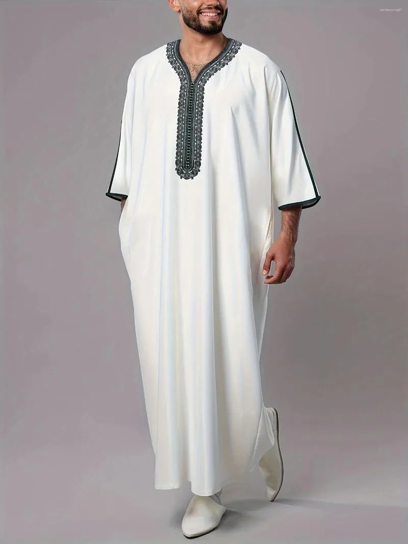 Ethnic Clothing Kaftan For Men Jabador Gandoura Side Pockets 2024 Embroidery Thobe Long Sleeve Muslim Clothes Vintage White Robe Men's Jubba