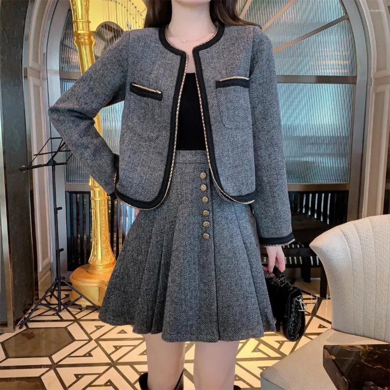 Robe de deux pièces automne vintage petite veste parfumée manteau femmes élégantes manteaux courts décontractés streetwear vêtements d'extérieur haut court et jupe trapèze costumes